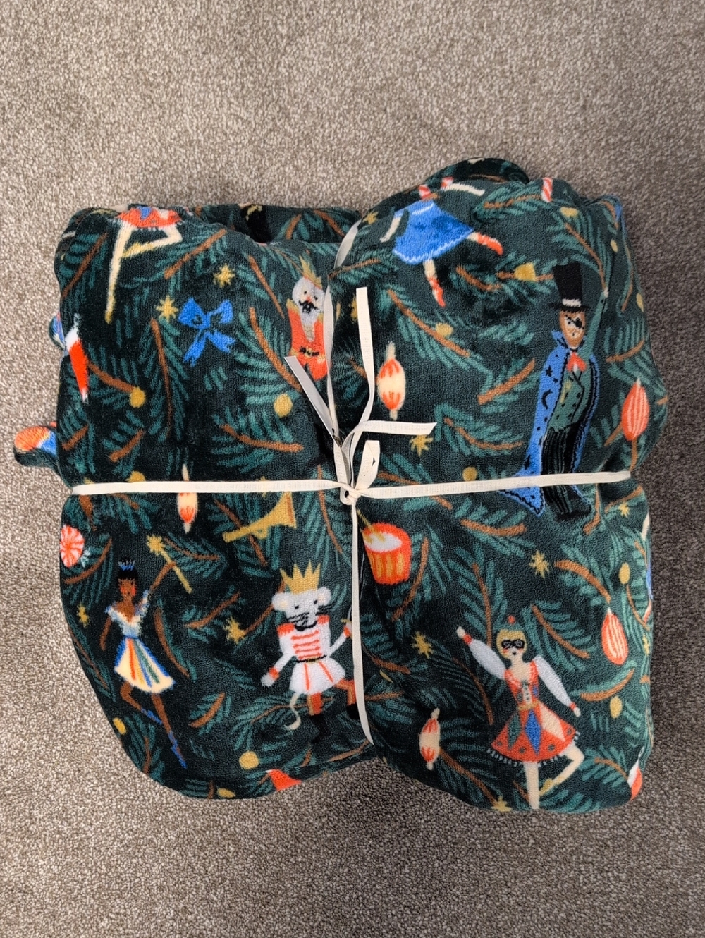 NWT Rifle Paper Co. Green Nutcracker Fleece Holiday Throw - Picture 2 of 6